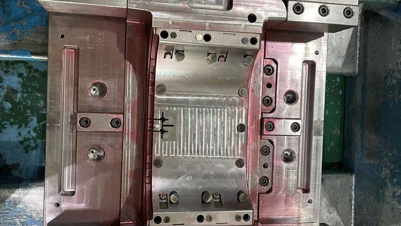 硅胶模具：揭秘其制造工艺与价格构成**